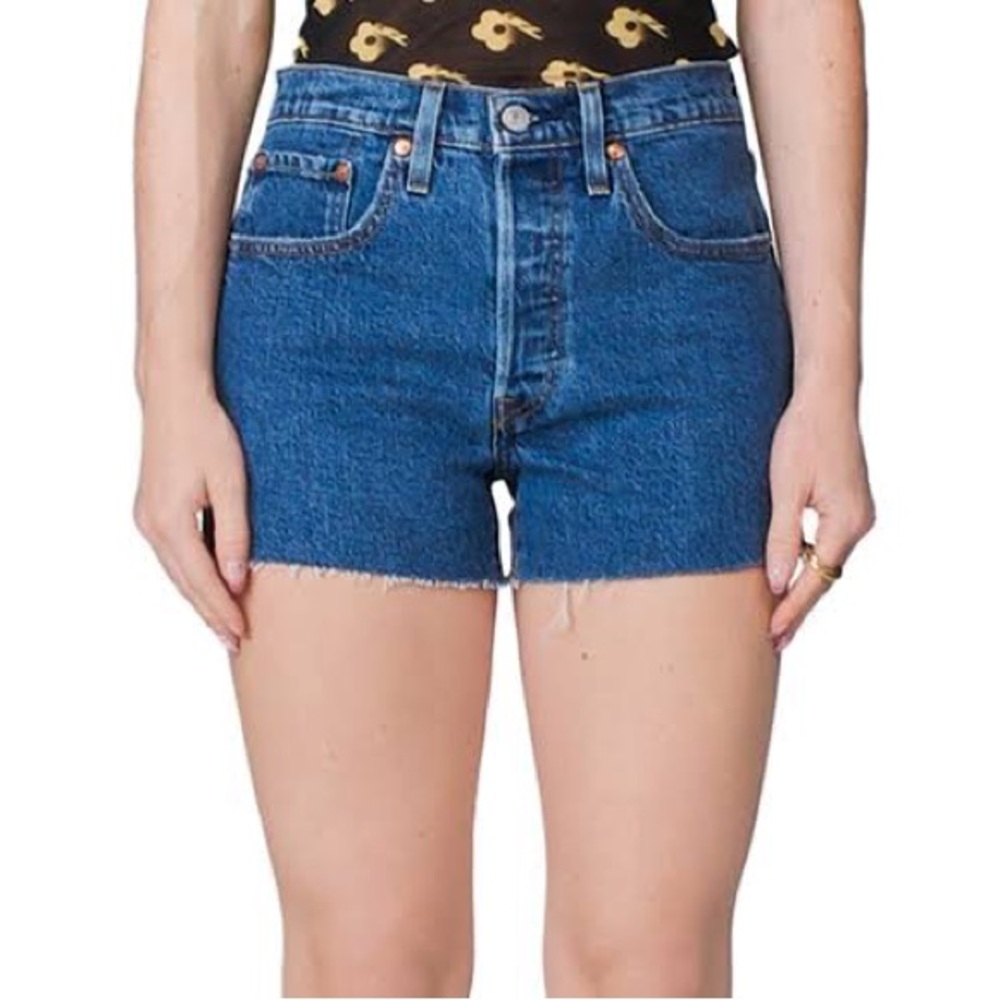 Levi’s 501 Raw Hem Denim Shorts Blue Wash - 31